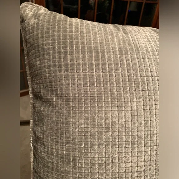 Two NEVER USED Light Seafoam Green Carol House Accent Pillows. - Picture 3 of 3